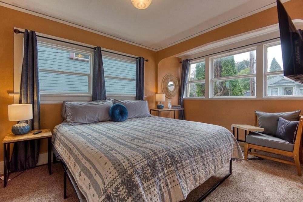 #stayinmydistrict Heritage House Coos Bay